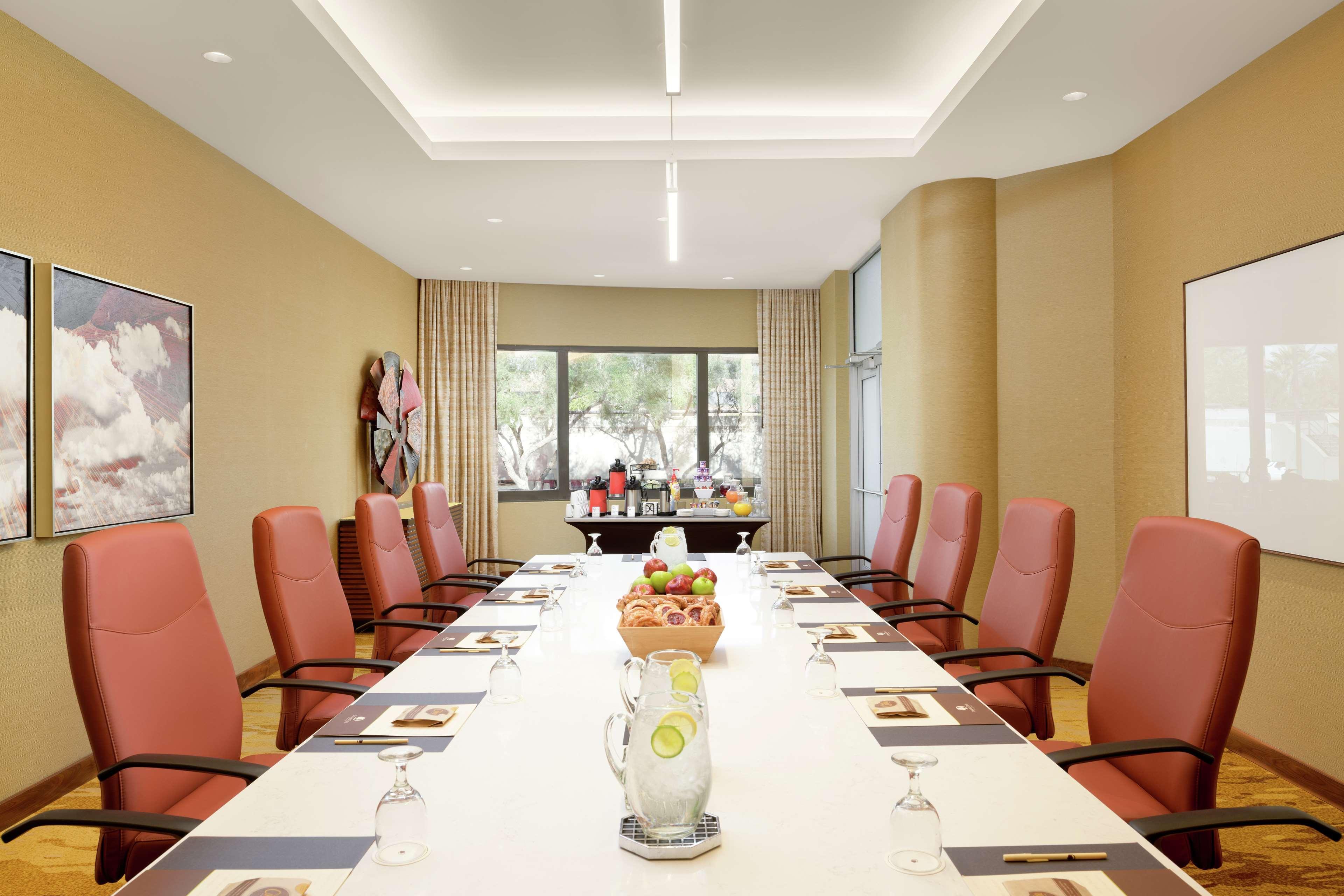 Doubletree Suites By Hilton Phoenix Exterior foto